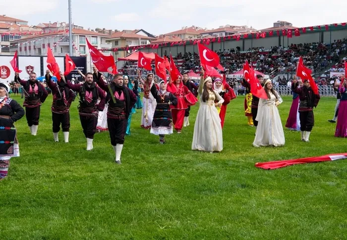 keciorende-ata-sporu-soleni-karakucak-guresi-dunya-sampiyonasi-baglumda-gerceklesti-1786973440489.jpg