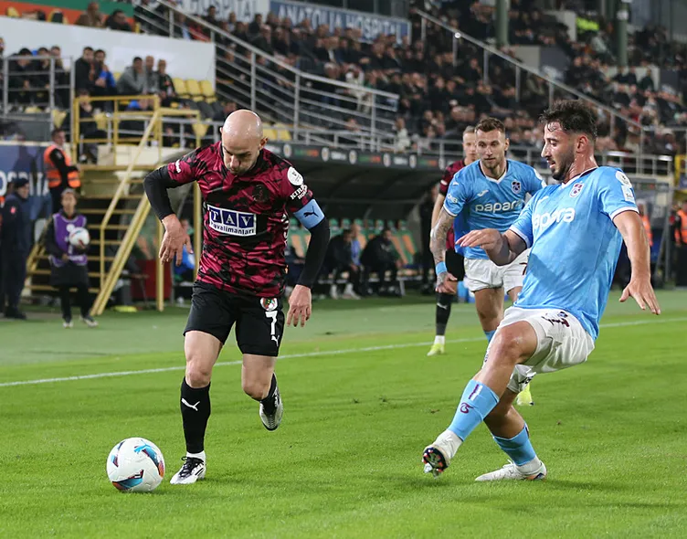 SON DAKİKA HABERİ: Alanyaspor - Trabzonspor maçına damga vuran penaltı pozisyonu! Fırtına’dan büyük tepki...