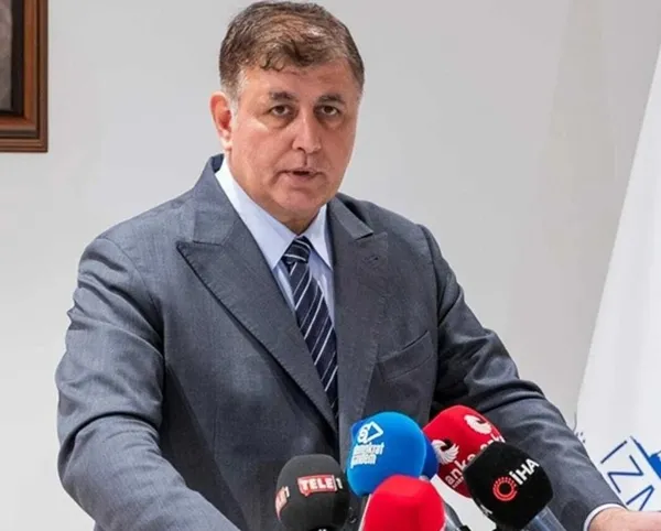 ak-parti-izmir-il-baskani-saygilidan-chpli-guc-ve-tugaya-izban-salvolari-chp-izmir-il-baskani-cagatay-guce-aci-1763646489738.jpg