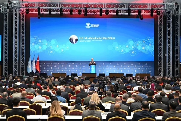 bakan-uraloglu-duyurdu-5g-abone-sayisi-34-milyona-yaklasti-1778734625583.jpeg