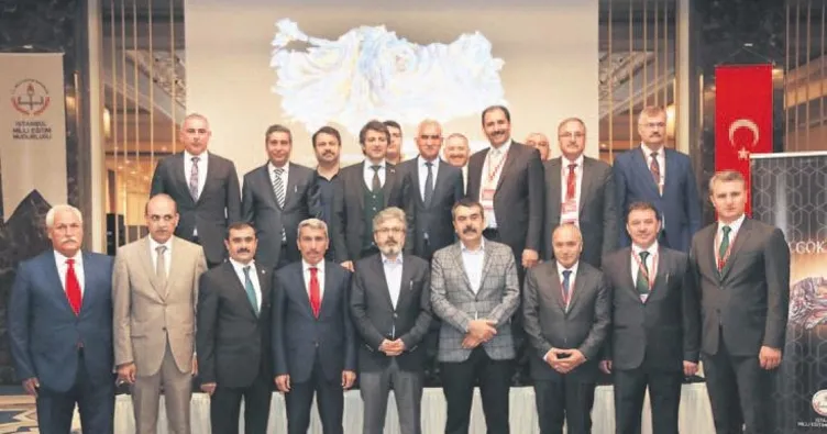 Gök kubbede hoş bir sada