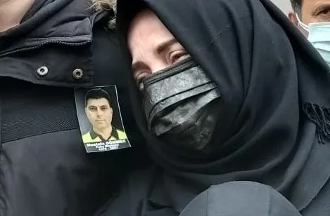 Son dakika: Anonsla vatandaşları uyardığı koronadan yaşamını yitirdi! Polis Mustafa Dönmez’in cenazesinde gözyaşları sel oldu