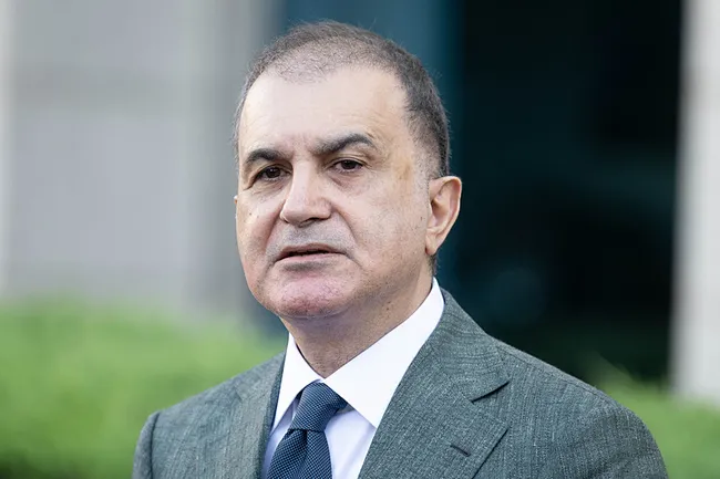 ak-parti-sozcusu-omer-celikten-terorsuz-turkiye-aciklamasi-surec-bizim-ongordugumuz-sekilde-devam-ediyor-1752087961935.jpeg AK Parti Sözcüsü Ömer Çelik'ten Terörsüz Türkiye açıklaması: Süreç bizim öngördüğümüz şekilde devam ediyor