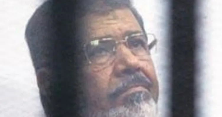 Mursi ile Mübarek ilk kez karşılaştı