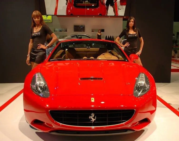 Ünlüleri gözdesi Ferrari California