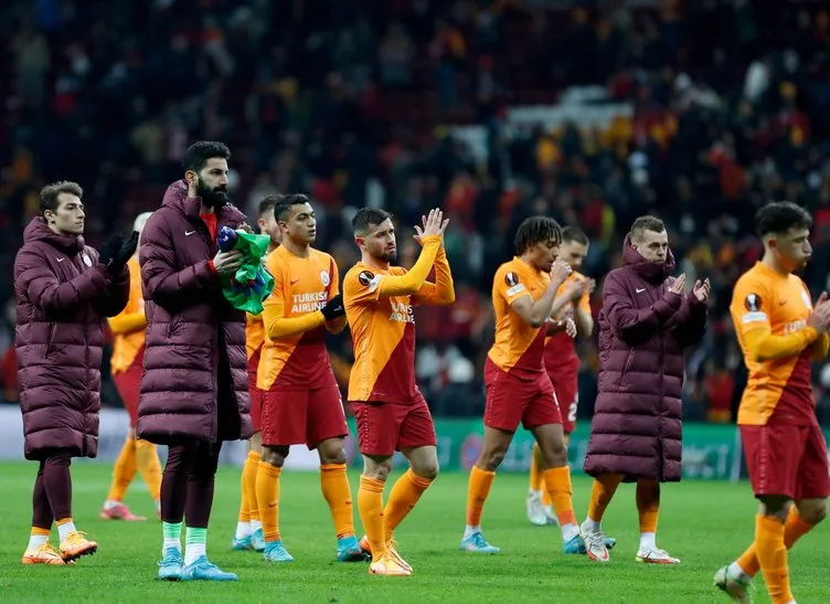 Son dakika Galatasaray haberleri: Okan Buruk gidecek ve kalacakları belirledi! Galatasaray’da tam 6 oyuncuyla yollar ayrılıyor…