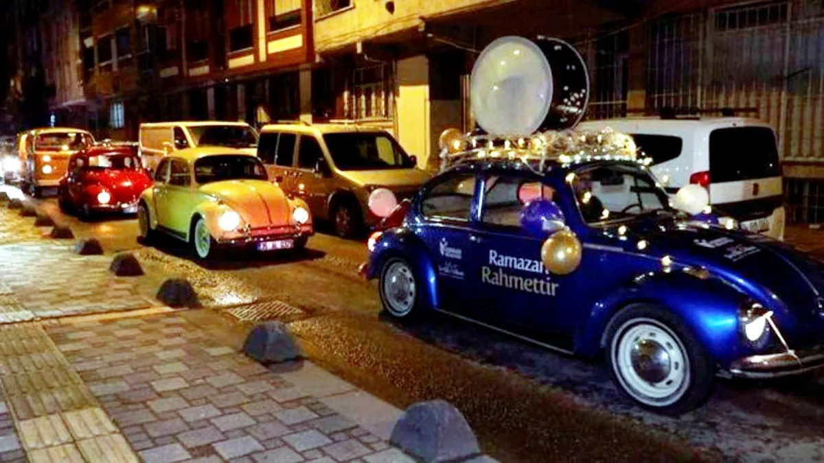 Esenler’de vosvoslu sahur geleneği devam etti! Esenler’de vosvoslu sahur geleneği devam etti!