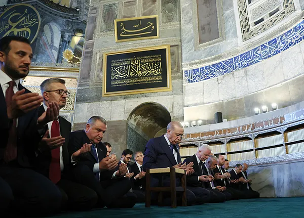 son-dakika-baskan-erdogandan-onemli-aciklamalar-istanbul-bu-aksam-bir-baska-guzel-olacak-1780055862571.jpg