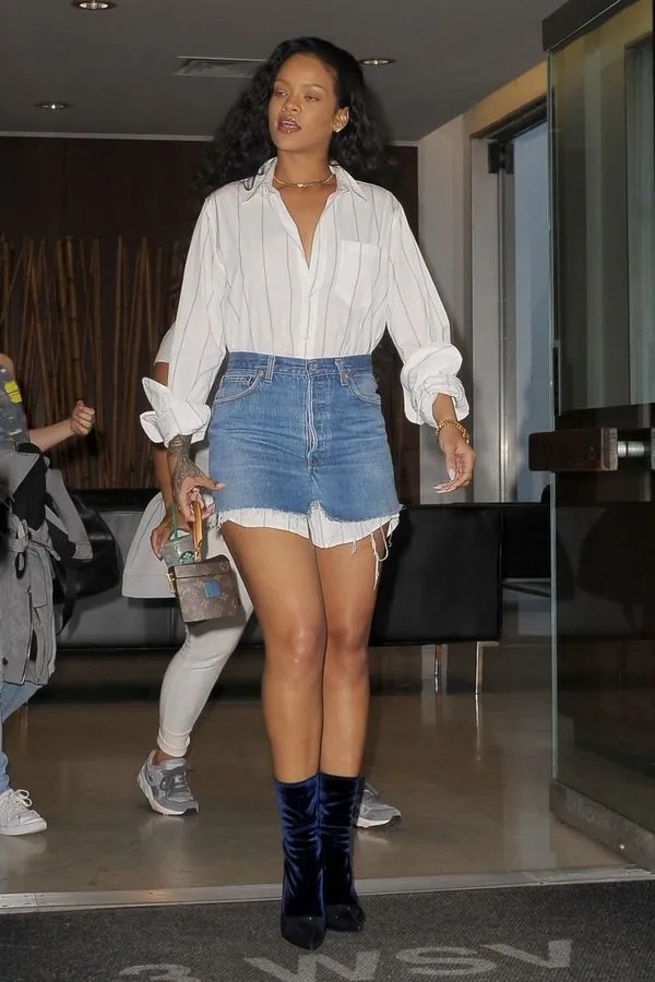 Rihanna yeni stiliyle görenleri şaşırtmaya devam ediyor