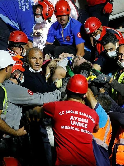 Son dakika haberi... Enkazdan anne ölü, oğlu yaralı çıktı Depremden 6 saat sonra bir kişi daha yaralı kurtarıldı