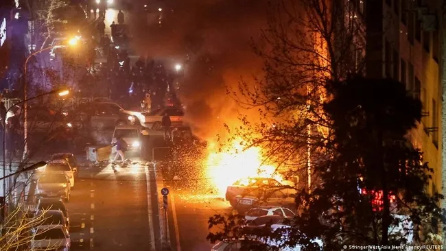 g7-ulkelerinden-iran-aciklamasi-yetkililerin-acimasiz-baskisina-siddetle-karsi-cikiyoruz-1768422557374.jpg G7 ülkelerinden İran açıklaması: “Yetkililerin acımasız baskısına şiddetle karşı çıkıyoruz”