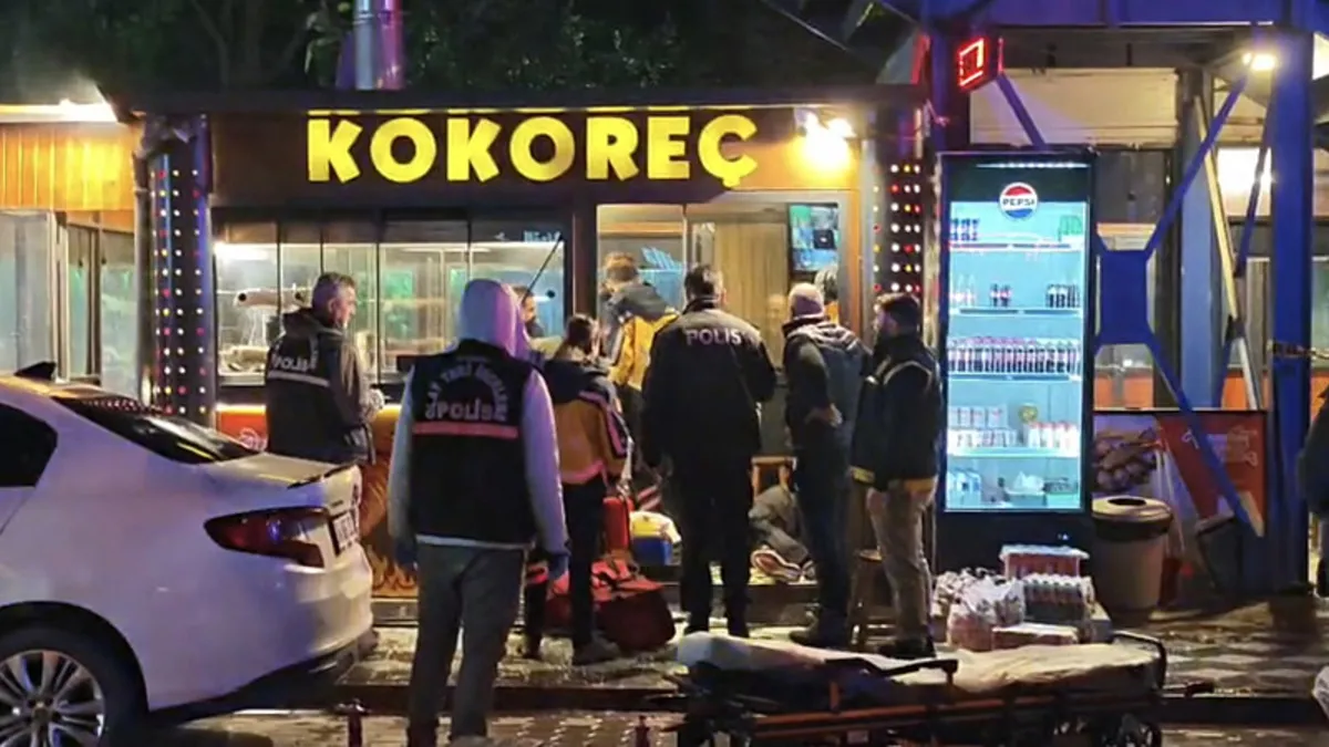 Balıkesir’de kokoreç dükkanına silahlı saldırı:1 ölü, 2 yaralı Balıkesir’de kokoreç dükkanına silahlı saldırı:1 ölü, 2 yaralı