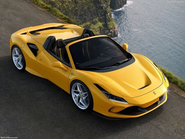 2020 Ferrari F8 Spider hakkında her şey! İşte İtalyan devinin diğer canavarı