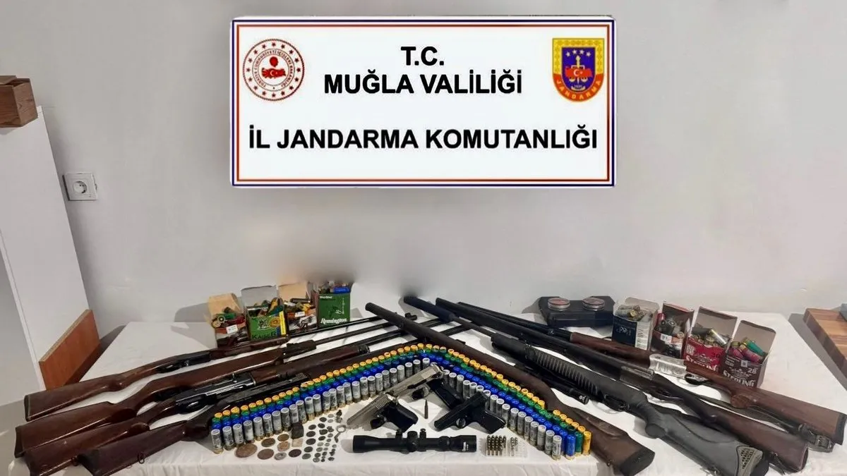 Muğla’da tarihi eser ve ruhsatsız silah operasyonu Muğla’da tarihi eser ve ruhsatsız silah operasyonu