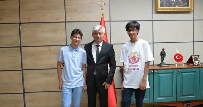 Milli Eğitim Müdürü Türkiye birincileri arasında yer alan öğrencileri kabul etti