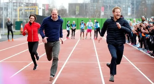 İngiliz Kraliyet Ailesi’nden 100 metre yarışı