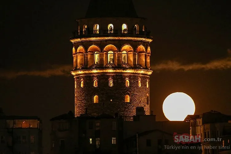 İstanbul’da dolunay manzarası göz kamaştırdı