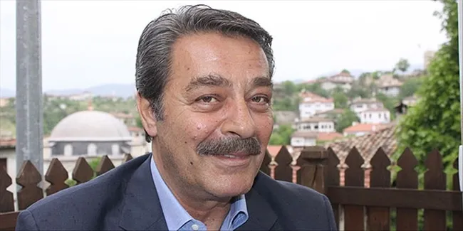 siyasilerden-kadir-inanir-icin-pes-pese-taziye-mesajlari-1782494985453.jpg Başkan Erdoğan ve siyasilerden Kadir İnanır için taziye mesajları: Büyük bir üzüntüyle öğrendim