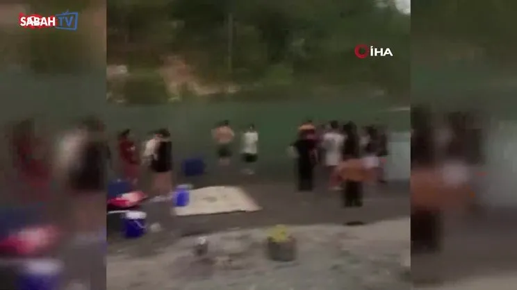 Irmağa kaçan topu almak isterken akıntıya kapılan lise öğrencisi gözlerden kayboldu | Video