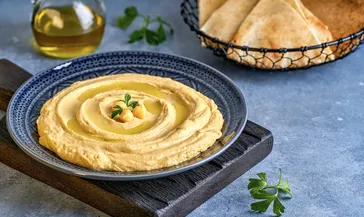 Humus severler buraya! Klasik tarifin tahtını sallayacak 3 farklı lezzet