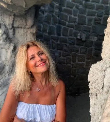 Çocuklar Duymasın'ın Emine'si olarak tanınmıştı! 54 yaşındaki Melek Şahin 20'liklere taş çıkartıyor...