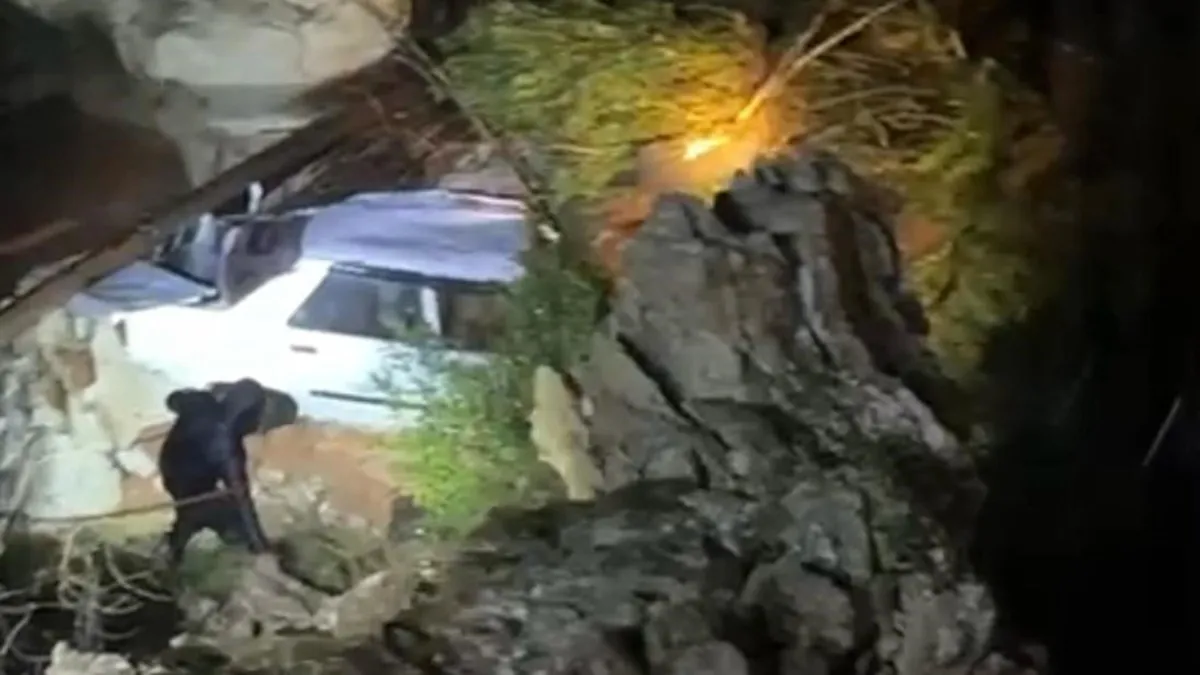 Marmaris göle döndü! Selde kaybolan kişi aranıyor Marmaris göle döndü! Selde kaybolan kişi aranıyor