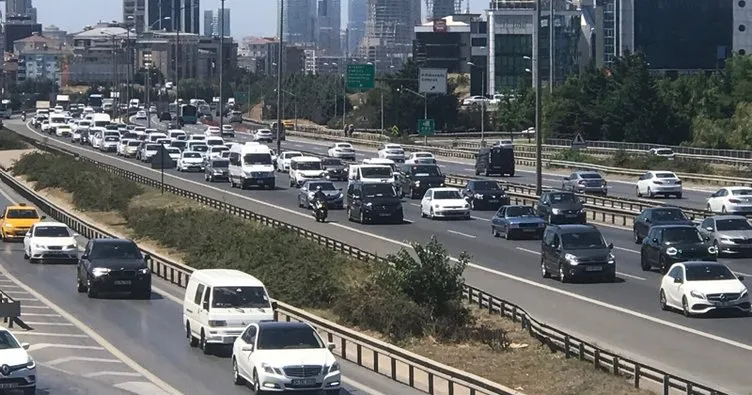 İstanbul’da bayram tatili trafiği başladı