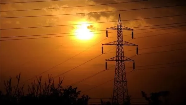 bakan-bayraktar-acikladi-turkiyenin-elektrik-altyapisina-buyuk-yatirim-2035-hedefi-28-milyar-dolar-1789542626156.jpeg
