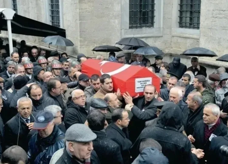 SON DAKİKA | Dizideki senaryo silivri’de gerçek oldu! Kaşif Kozinoğlu’nun ölümünden 2 gün önce…