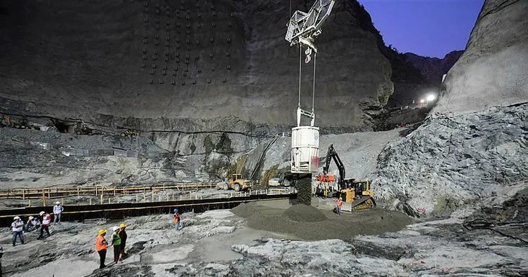 Türkiye’nin en yüksek baraj inşaatının gövde yüksekliğinde son 65 metre