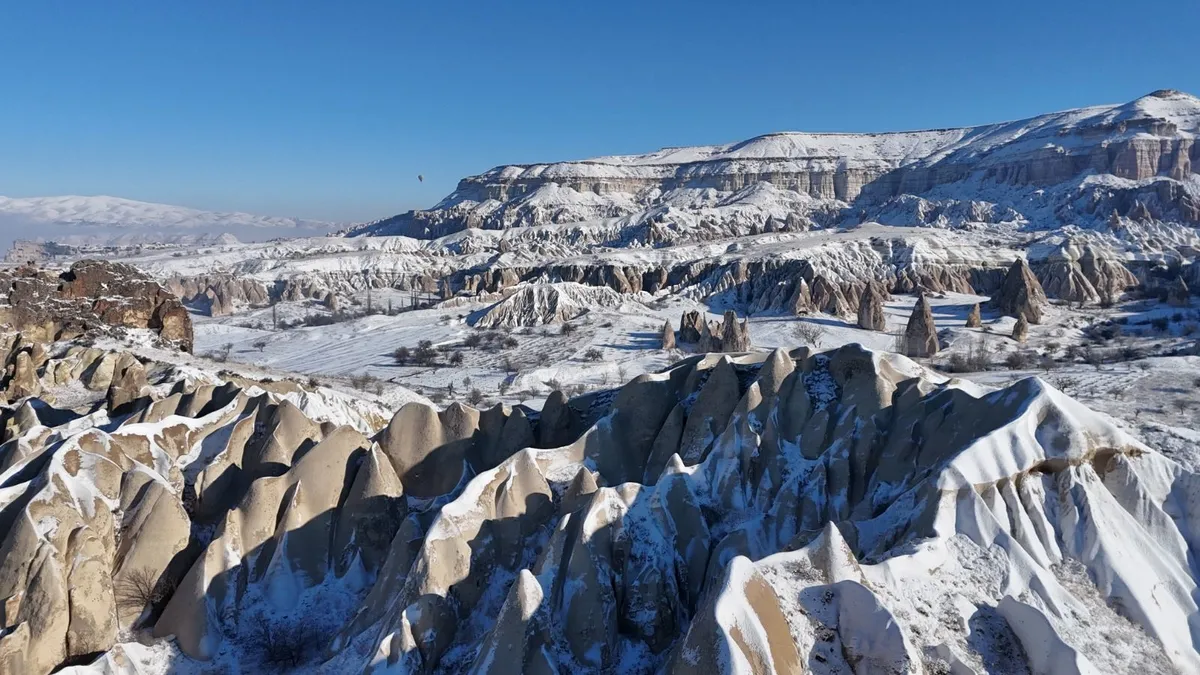 Yurtta kar yağışı etkisini sürdürüyor: Kartpostallık manzaralar oluştu…