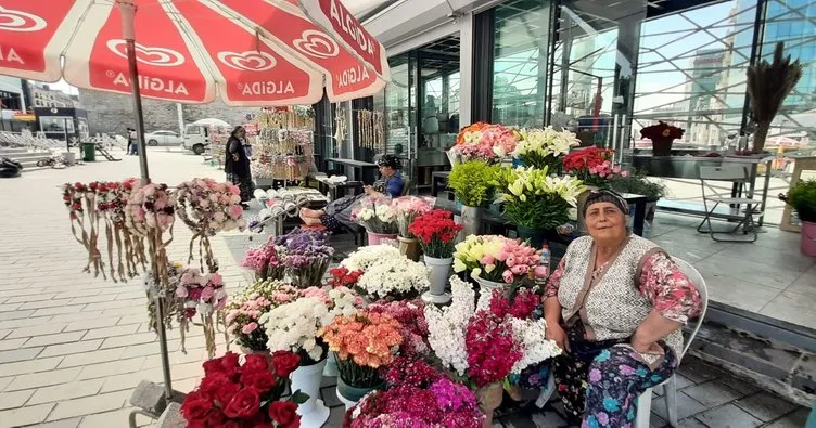 Çiçekçiler pandemi gölgesinde anneler gününe hazırlandı
