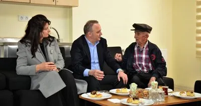 Vali Öner, Huzurevi’ndeki depremzedeleri ziyaret etti #ardahan