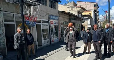 Ağrı'da 71 yaşındaki Zeki Boztepe attığı isabetli şutlarla gençlere taş çıkardı #agri