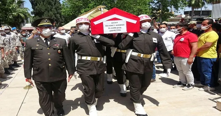 Adanalı şehit son yolculuğuna uğurlandı! Şehidin annesinin feryatları yürekleri dağladı