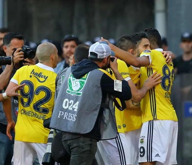Spor Toto Süper Lig Kasımpaşa-Fenerbahçe mücadelesinden kareler