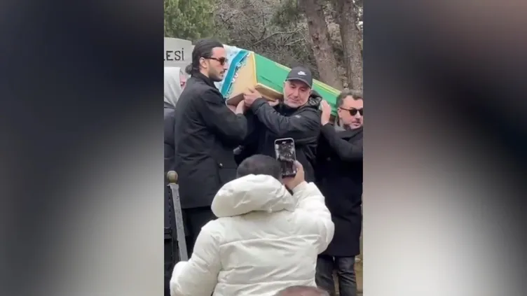 En zor veda! Tanyeli son yolculuğuna uğurlandı: Oğlu ve eşinin hali yürekleri dağladı