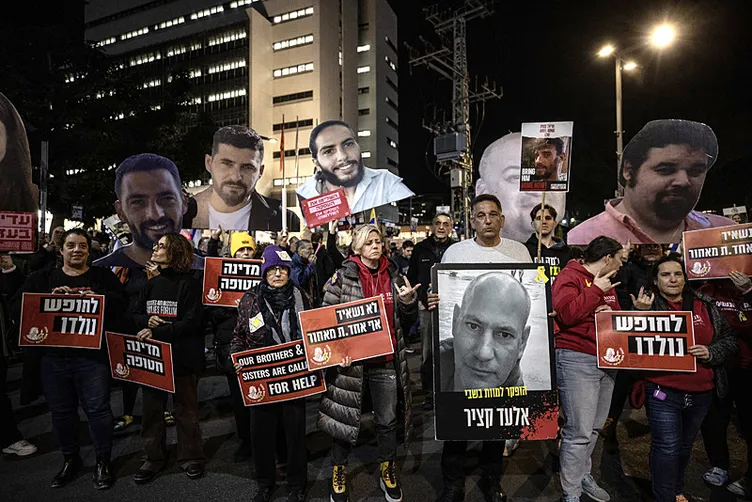 İsrail halkının öfkesi Netanyahu’yu sarsıyor: Ateşkes anlaşmasına Siyonist sabotaj!