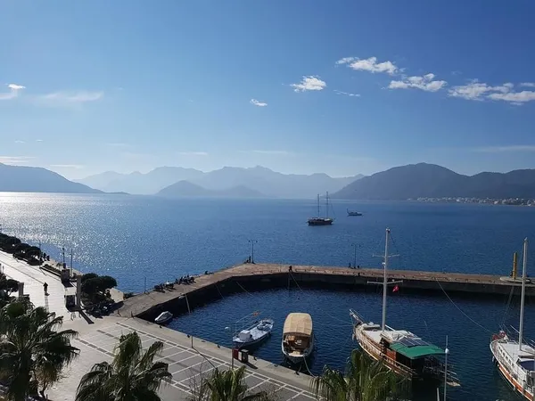 rodostan-tahliye-edilen-turistler-marmarise-getirildi-1690196180223.jpg