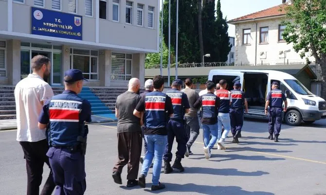 Mersin merkezli 8 ilde DEAŞ operasyonu: 11 şüpheli tutuklandı