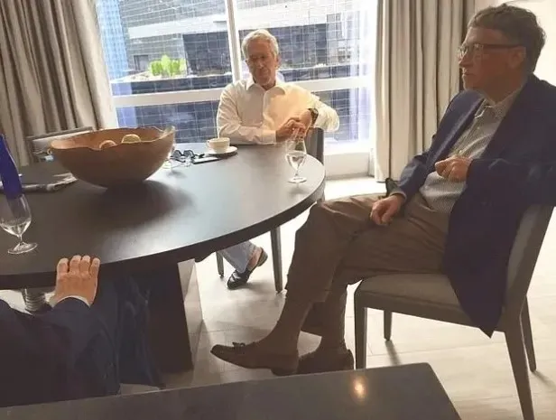 jeffrey-epstein-ile-robet-kolej-yoneticisinin-yazismalari-ortaya-cikti-turkiye-islamlasiyor-diyerek-fon-dilenm-1769882899059.jpeg Jeffrey Epstein ile Robert Kolej yöneticisinin yazışmaları ortaya çıktı!