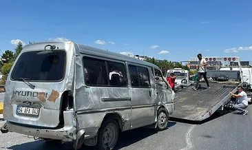 Sakarya’da minibüs devrildi: 6 kişi yaralandı! #sakarya
