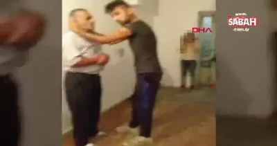 Son dakika! Burdur’da eve çağırdıkları seyyar satıcıyı tekme tokat döven gençler kamerada | Video