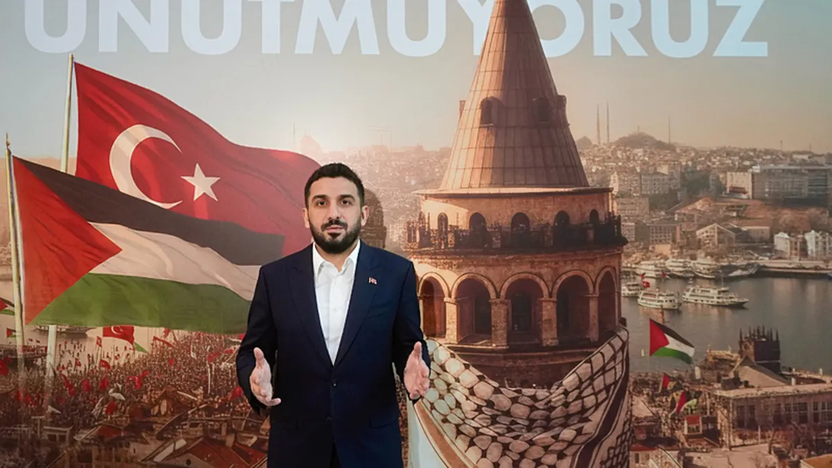 TÜGVA Başkanı Beşinci: “Galata Köprüsü vicdan kürsüsüne dönüşüyor” TÜGVA Başkanı Beşinci: “Galata Köprüsü vicdan kürsüsüne dönüşüyor”