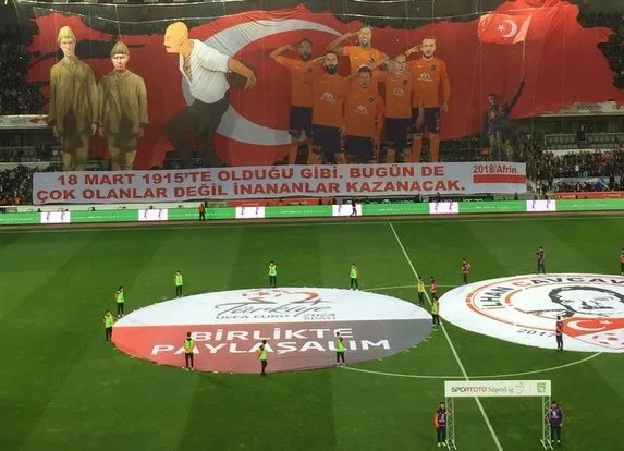 Başakşehir - Beşiktaş maçında muhteşem koreografi