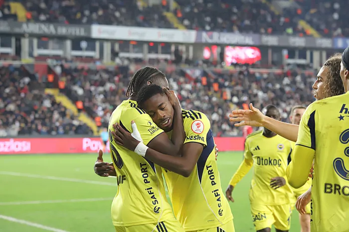 kanarya-ceyrek-finalde-fenerbahce-turkiye-kupasinda-gaziantep-fkyi-4-0-maglup-etti-1772660532066.jpeg