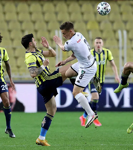 son-dakika-fenerbahcenin-konugu-denizlispor-emre-belozoglundan-sinan-gumus-surprizi-1617640538334.jpg