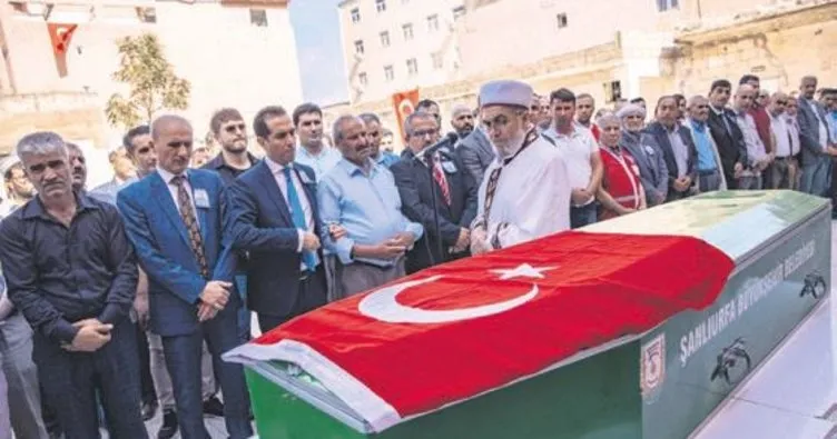 Türk bayraklarıyla, Kürtçe ağıtlarla uğurlandılar