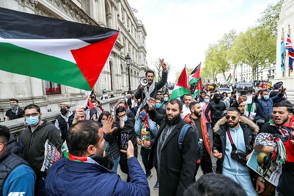 ingiltere-sokaga-dokuldu-isgalci-israilin-mescid-i-aksa-saldirilari-protesto-edildi-1620580021167.jpg İngiltere sokağa döküldü! İşgalci İsrail'in Mescid-i Aksa saldırıları protesto edildi