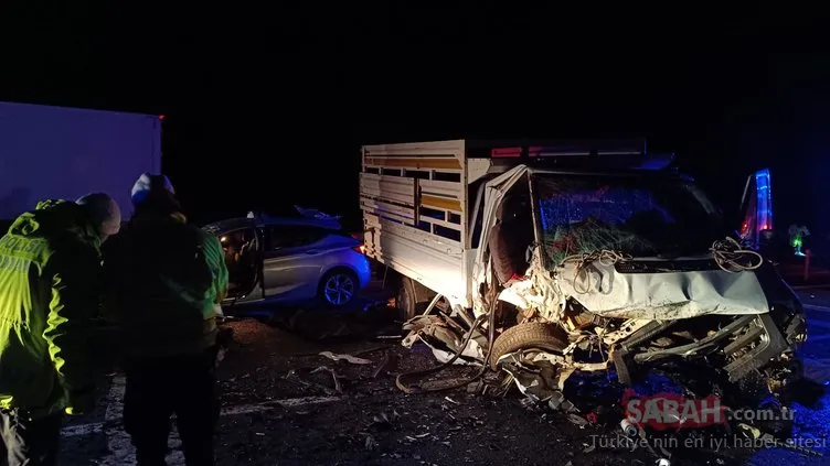Bingöl’de otomobil ve kamyonet çarpıştı: Biri bebek 3 kişi yaşamını yitirdi